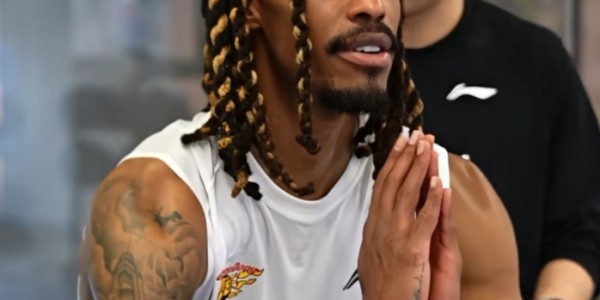 leyusport-广东训练更新！徐杰欺负阿旺，崔永熙麦考尔大汗，奎因萨姆纳搞怪|力量训练|杜润旺|力量|国家队|复出_新浪体育_新浪新闻