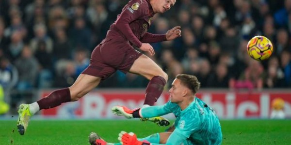 乐鱼体育-生涯首遭四连败 瓜氏曼城显现衰败迹象？