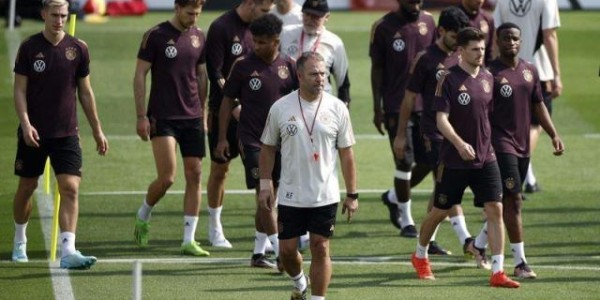 乐鱼体育-定位球再成训练重点，克雷尔因何成为弗利克爱将？