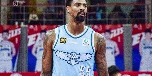 乐鱼体育APP下载-都铁！米奇12中4&amp;amp;三分4中0得13分9板 鲍威尔17中5&amp;amp;三分8中2得15分