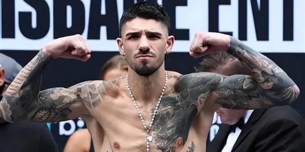 乐鱼体育-历经39场赛事，迈克尔·泽拉法从安东尼·约书亚身上领悟人生视角|尼基塔・茨尤|拳击|杰克·保罗|尼基塔|比赛_新浪体育_新浪新闻